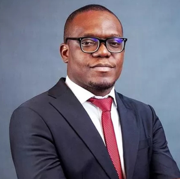 Portrait of Tunde Ajayi